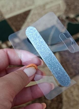 Гарна нарядна заколка