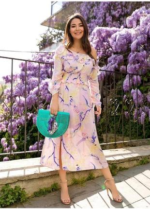 Очаровательное платье из вискозы в цветочный принт1 фото