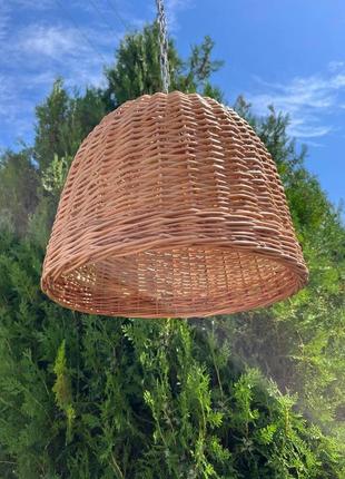 Плетеная люстра круглая из лозы