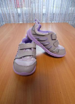 Кроссовки clarks