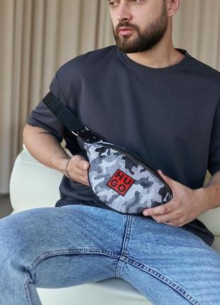 Бананка hugo boss з принтом сірий камуфляж