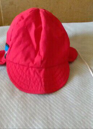 Детская шапочка кепка красная с ушками на завязках