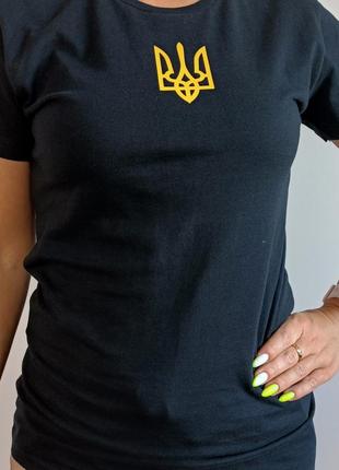 Футболка з гербом україни рефлектор (l) чорна, літня патріотична футболка, футболка жіноча чорна