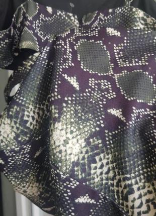 Коротка сукня з прорізами зміїний принт misguided xs8 фото