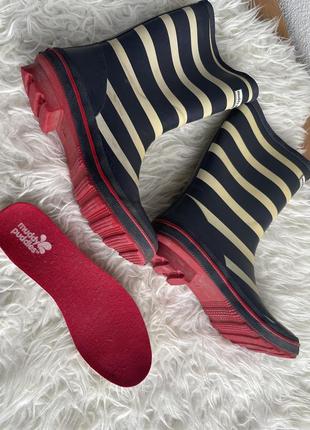 Резиновые сапоги