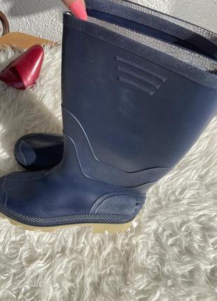 Резиновые сапоги
