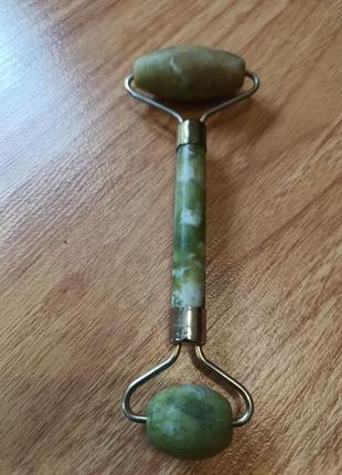 Нефритовий масажер для обличчя