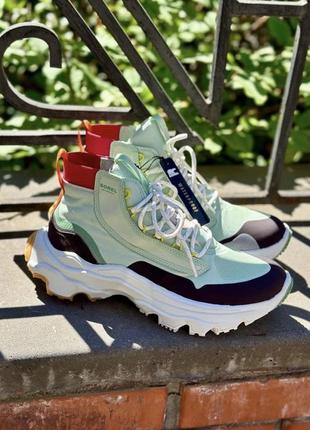 Cнiкерси sorel водонепронекні kinetic breakthru venture