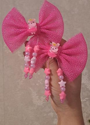 Розовые бантики на шпильках
