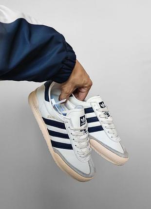 Мужские кроссовки.