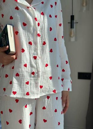 Піжамний комплект з мусліну в червоні сердечка