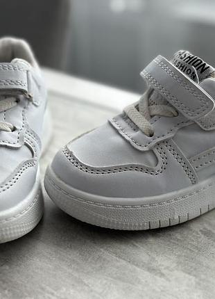 Продам кроссовки 24 р