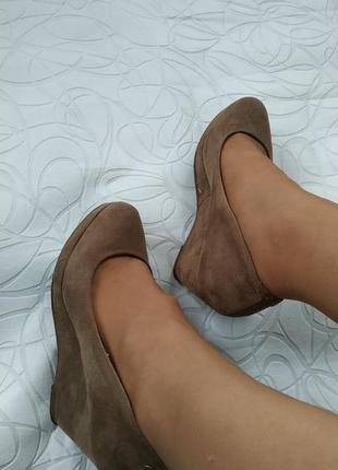 Распродажа туфли на танкетке