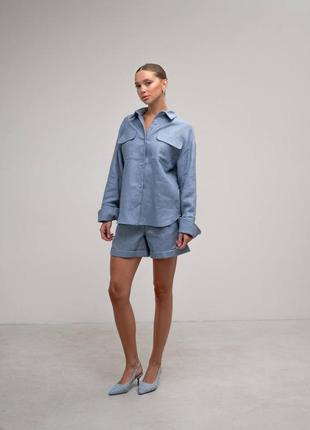 Льняной костюм шорты на молнии и пуговице и рубашка с длинными рукавами