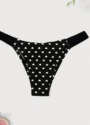Трусы черные бразилианы с сердечками
