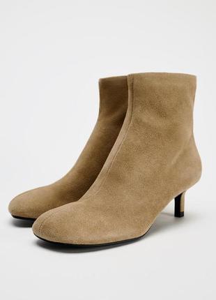 Zara черевики із замшевого спилка