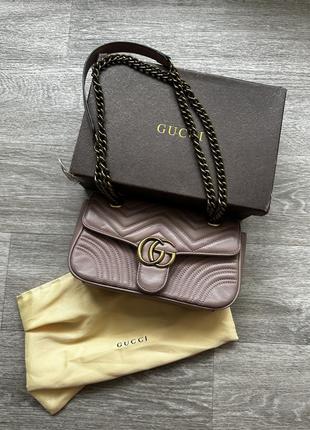 Стильна пудрова сумка на ланцюжку gucci marmont
