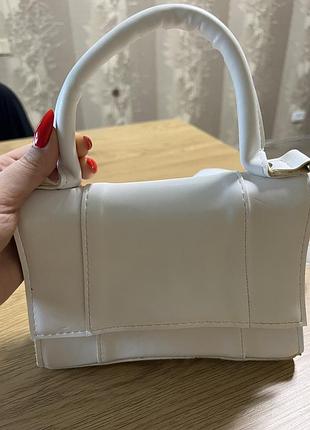 Сумочка белая