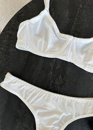 940 белый классический комплект белья со стрингами без принта