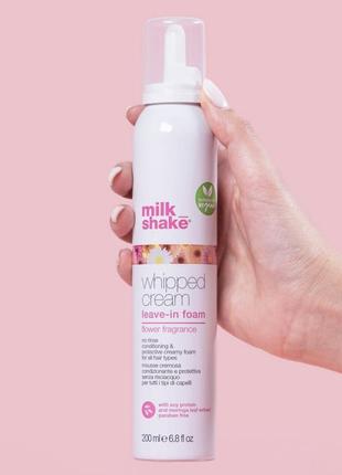 Несмывающаяся крем пенка milk_shake whipped cream leave-in foam flower fragrance 200мл