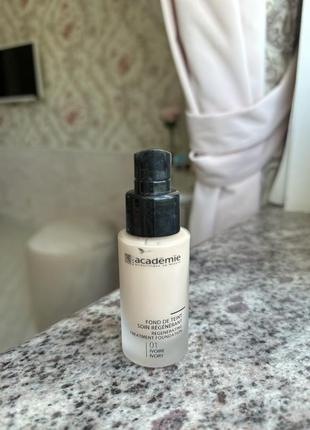 Тональна основа academie