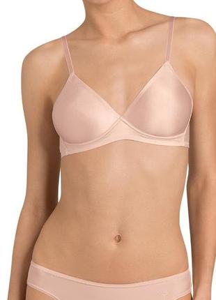 Гладкий мягкий бюстгальтер без косточек triumph women's soft sensation bra
