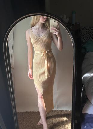 Трикотажна сукня