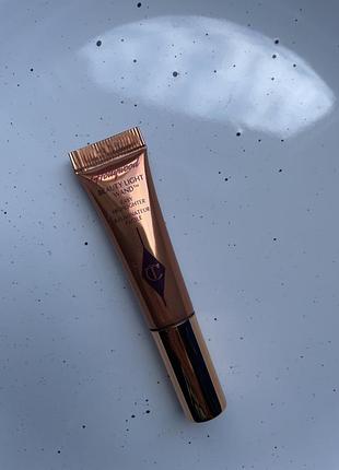 Хайлайтер charlotte tilbury beauty light wand spotlight, mini 5 ml