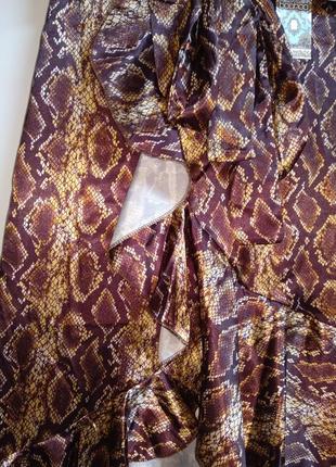Сатиновая юбка с воланами в змеиный принт размера m сток2 фото