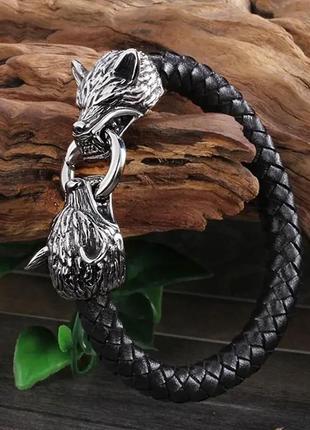 Шкіряний браслет з головами вовків