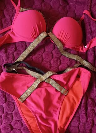 Купальник з гарними трусиками