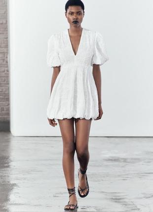 Вышитое платье zw collection с объемными рукавами и низом