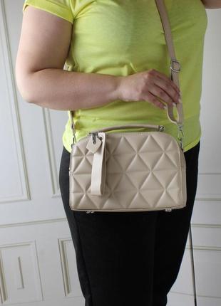 Жіноча стильна та якісна сумка з еко шкіри біла9 фото