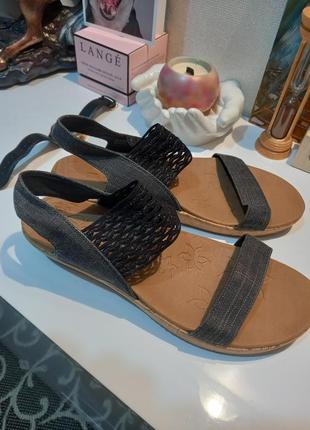 Фирменные босоножки сандалии skechers
