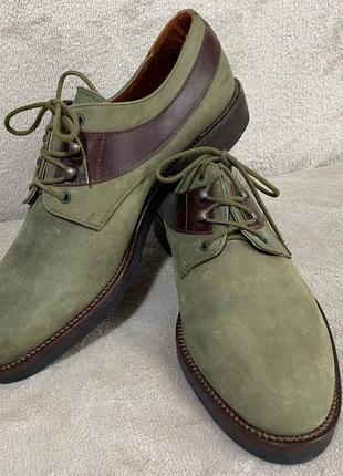 Туфлі trickers