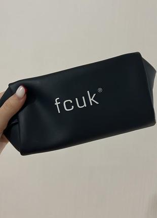 Косметичка чорна fcuk