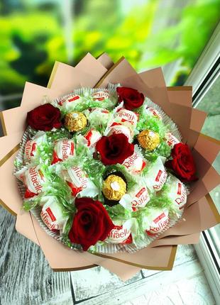 Букет из роз и конфет