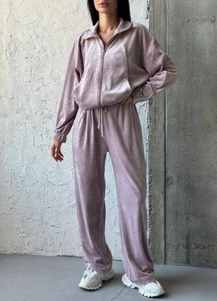 Прогулочный костюм свободного кроя oversize