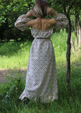 Квіткова льняна сукня