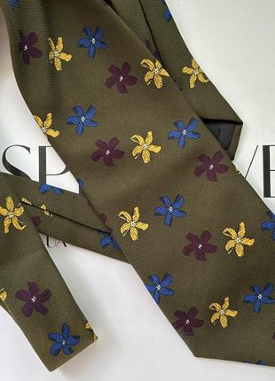Вантажна краватка у кольорі хакі у квітку5 фото