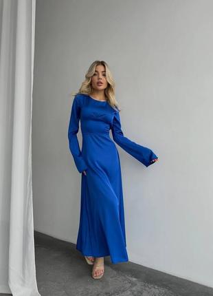 Довга шовкова сукня