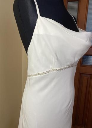 Весільна сукня з шлейфом на відкритою спинкою3 фото