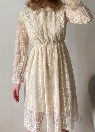 Мереживна сукня міді молочного кольору1 фото