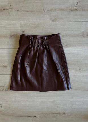 Стильная юбка из искусственной кожи от mango8 фото
