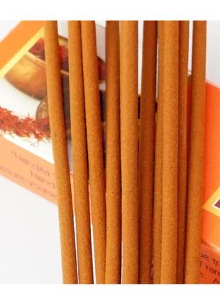 Nandita saffron sandal ароматические палочки шафрановый сандал 15 грамм масальные благовония
