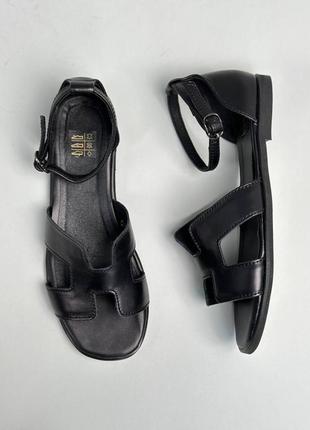 Босоніжки сандалі шкіряні чорні в стилі hermes7 фото