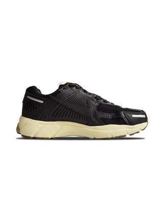 Nike vomero 5 (black white)