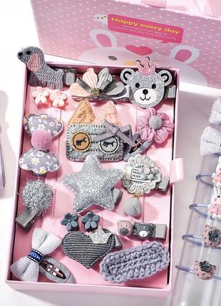 Набор резинок и заколок для волос детский для девочки в подарочной коробке сумке мишка серебро1 фото
