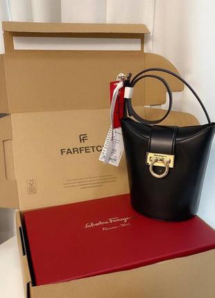 Сумка salvatore ferragamo черная с золотым розовая 2