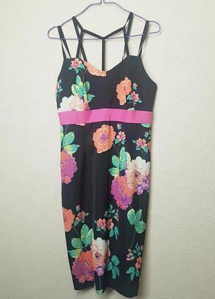 Эффектное платье по фигуре в стиле ted baker m